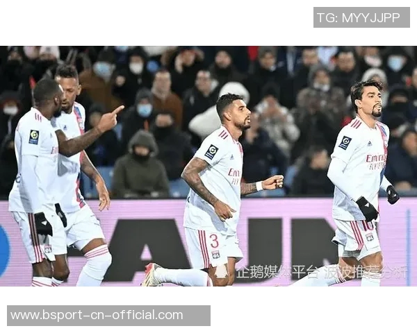 欧联杯精彩对决那不勒斯逆转里昂引发全场热议与数据分析