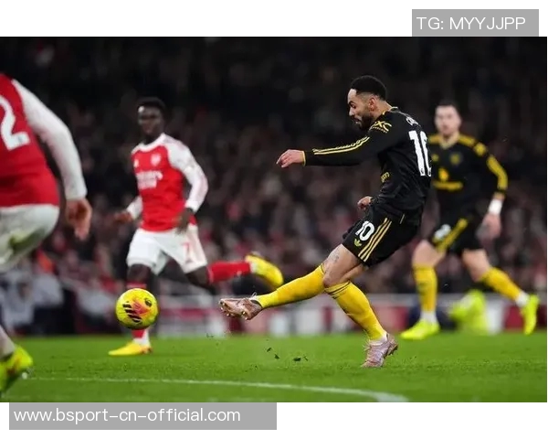 曼联逆转曼城4-3精彩绝伦补时绝杀点燃全场激情