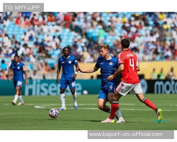 欧联杯精彩对决切尔西大胜本菲卡神扑瞬间引发全场狂欢集锦回顾