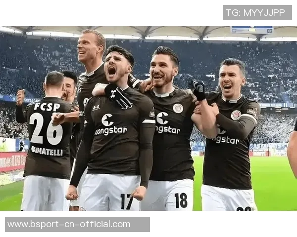 德甲大战莱比锡3-0曼城神奇扑救点燃全场气氛与转会风波