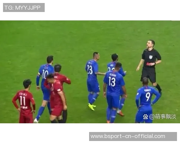 友谊赛精彩瞬间那不勒斯大胜曼城乌龙球引发全场热议与争议判罚